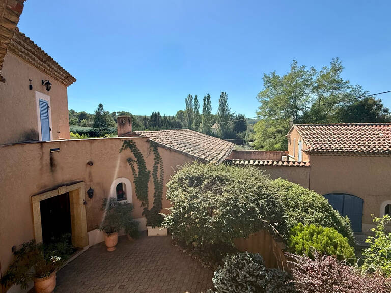 Propriété à vendre entre Peynier et Trets sur plus d'un hectare, maison principale environ 225 m2 — photo 1