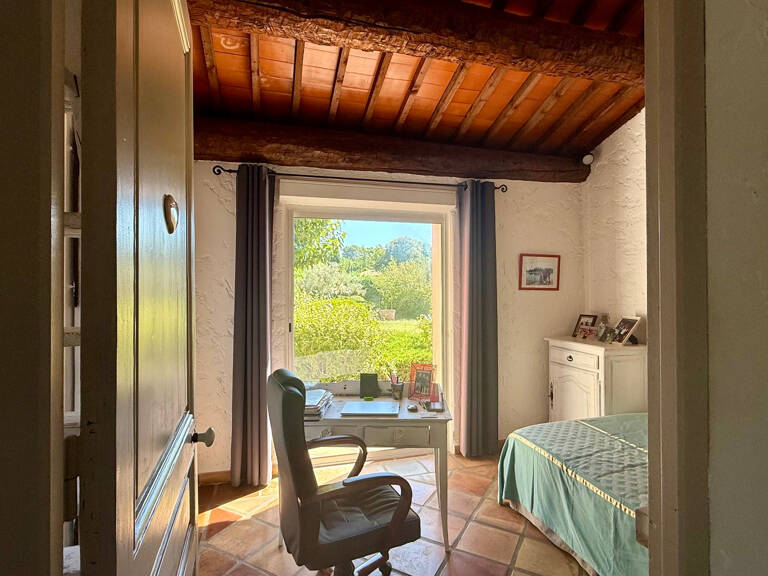Propriété à vendre entre Peynier et Trets sur plus d'un hectare, maison principale environ 225 m2 — photo 1