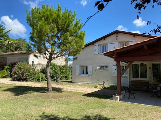 Dpt Tarn (81), à vendre PUYLAURENS maison P9 de 260 m² - Terrain de 5 571,00 m² — photo du bien
