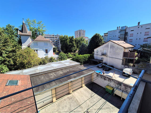 Grenoble/ Rue Joseph Bouchayer T2 lumineux et traversant Nord-Sud de 54 m², en étage, Balcon, Calme, Vue Montagne — photo du bien