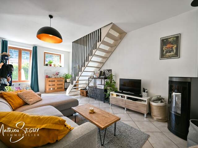 Maison de village avec extérieur à SAIN BEL (69) — photo du bien