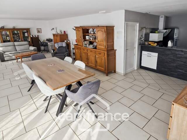 Maison à vendre 9 pièces sur terrain de 800 m² à OUROUX SUR SAONE (71) — photo du bien