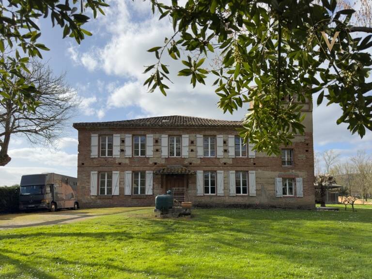 Propriété équestre de standing – Installations haut de gamme – 5 ha – Un bien rare offrant des infrastructures professionnelles, une maison confortable et un environnement priviligé à MOISSAC (82) — photo 1
