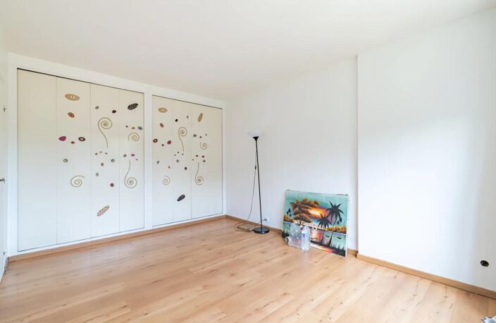 Appartement T4 de 79 m² à Trappes — photo 3