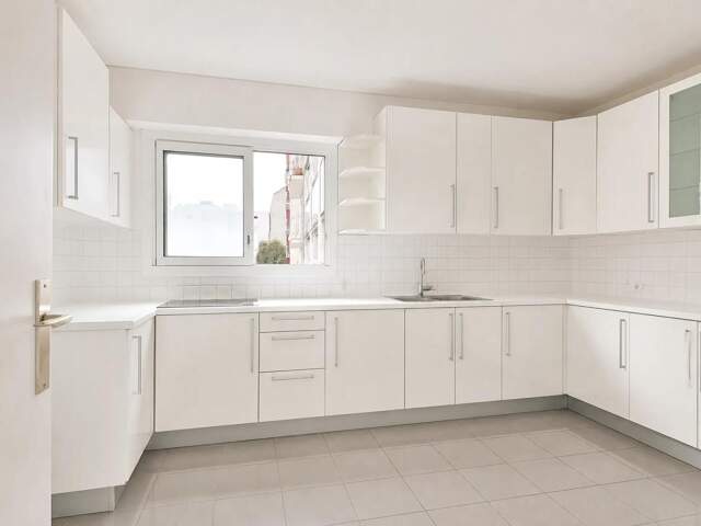 Appartement de 5 pièces, 4 ch d'environ 130 m² à Paris 16° — photo du bien