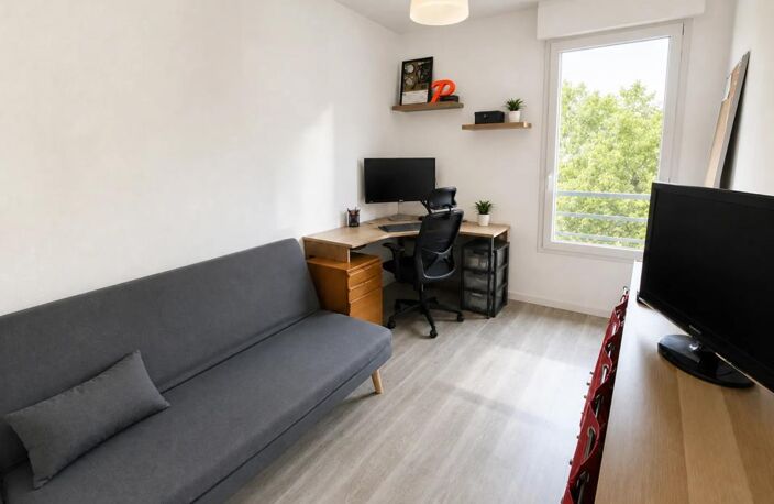 APPARTEMENT T5 - 84 M² - 77 190 - DAMMARIE-LES-LYS — photo 5