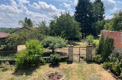 Maison  de village  pleine de charme avec  un grand terrain intimiste — photo du bien