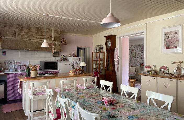 Maison  de village  pleine de charme avec  un grand terrain intimiste — photo 4