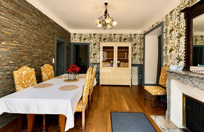 Maison de maître de 231 m² avec deux habitations Centre-ville de Vatan — photo 3