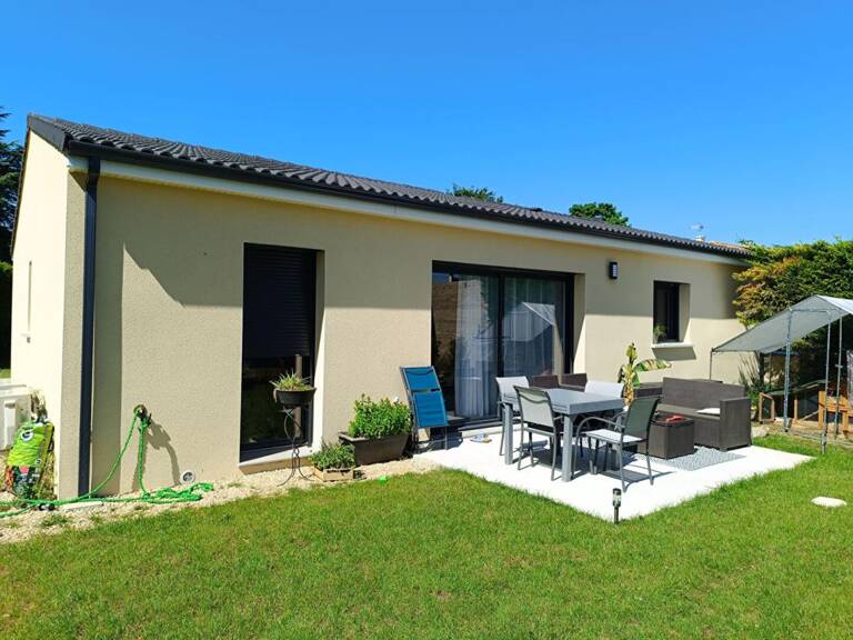 Maison Quartier Fontrable Château Larcher, collé à Vivonne 5 pièces 87.23 m2 — photo 1