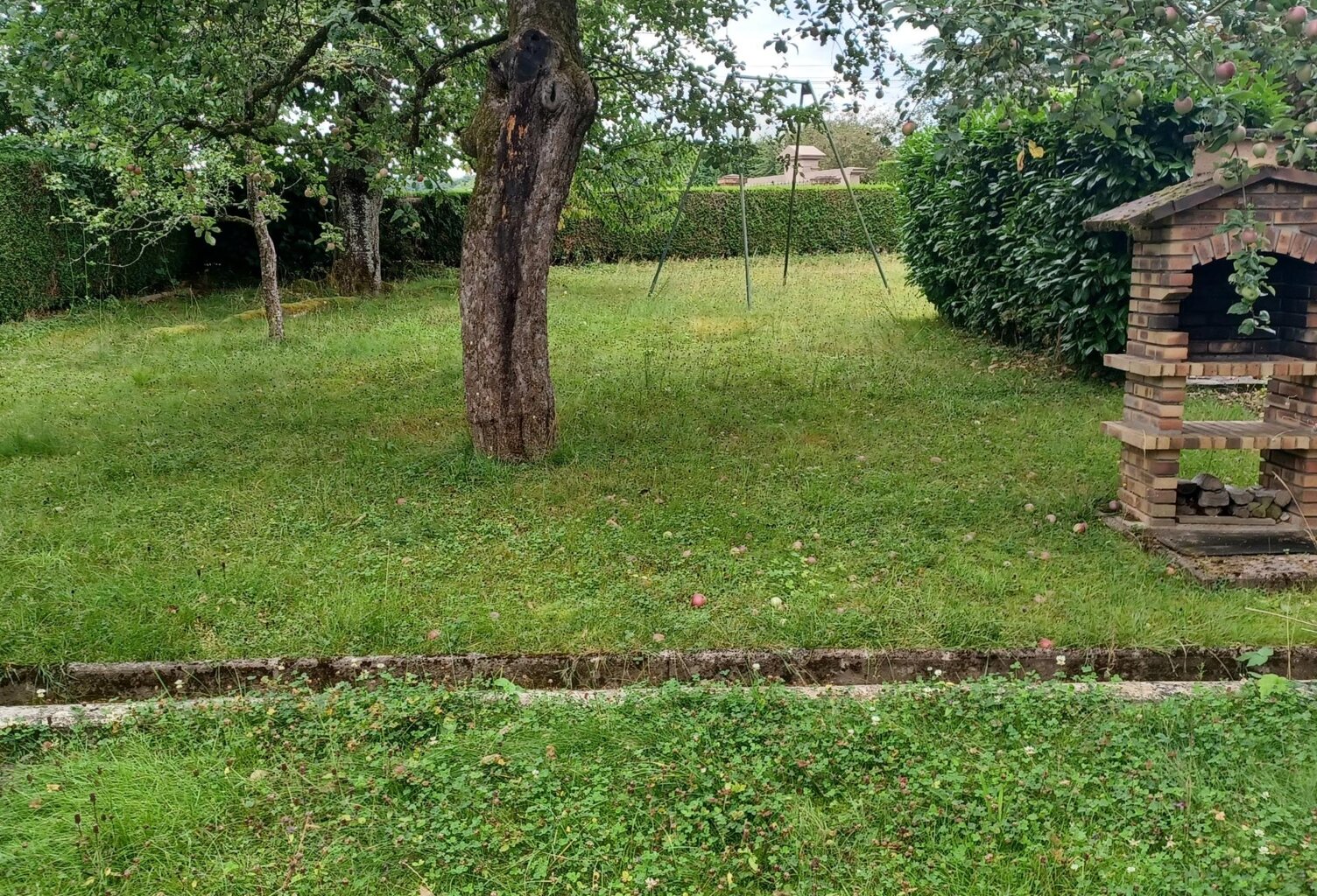 TERRAIN CONSTRUCTIBLE VALENTIGNEY  EN FACE  DU CIMETIERE — photo 1