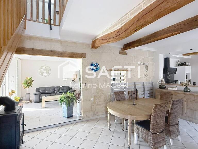 Maison en pierre disposant d'un appartement — photo 1