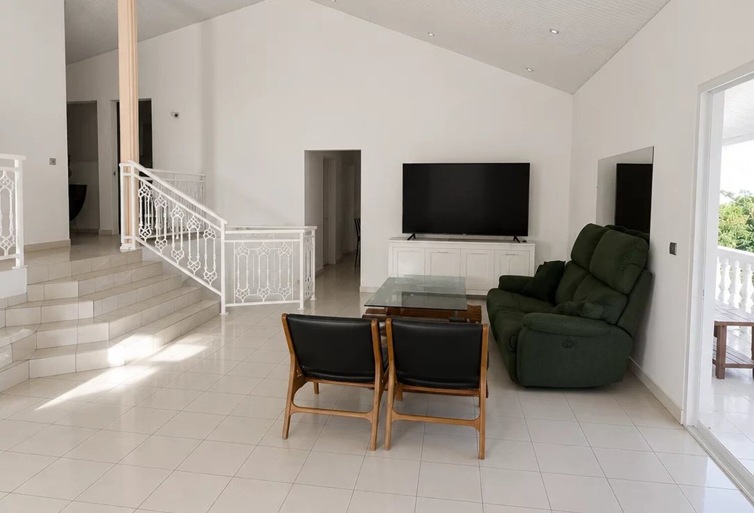 Grand appartement atypique – Saint-Joseph (Gondeau) – Vente interactive — photo 1