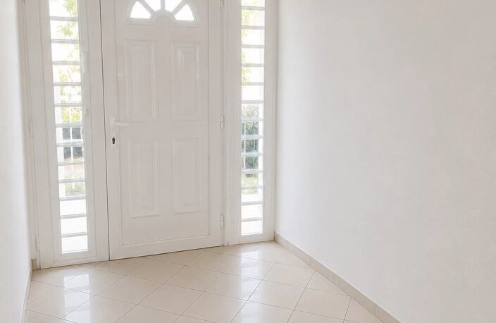 Grand appartement atypique – Saint-Joseph (Gondeau) – Vente interactive — photo 2