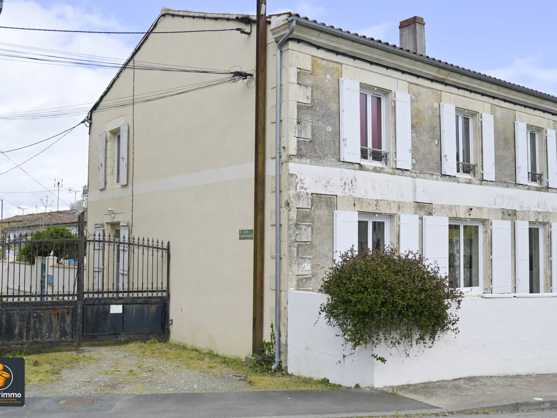 Maison 7 pièces 165 m² · à Saint-Hilaire-la-Palud · 165 m² · 139 990 €