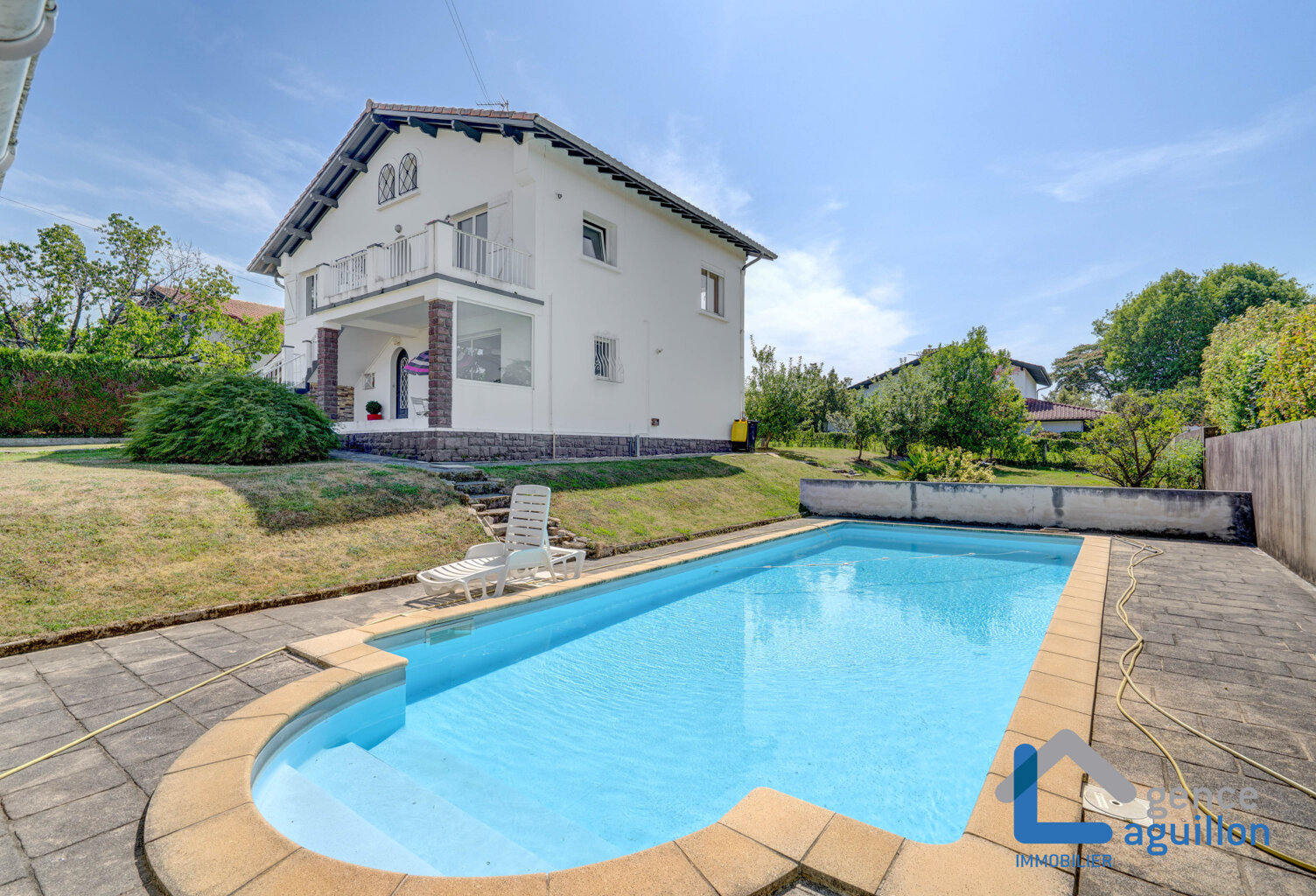 MAISON DE 170M2 COMPRENANT DEUX APPARTEMENTS T3 — photo 1