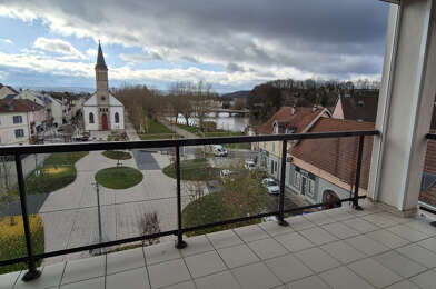 Appartement 4 pièces 905 €