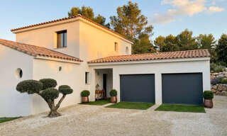 Maison 5 Pièces 141 m² à louer à Ventabren (13122)