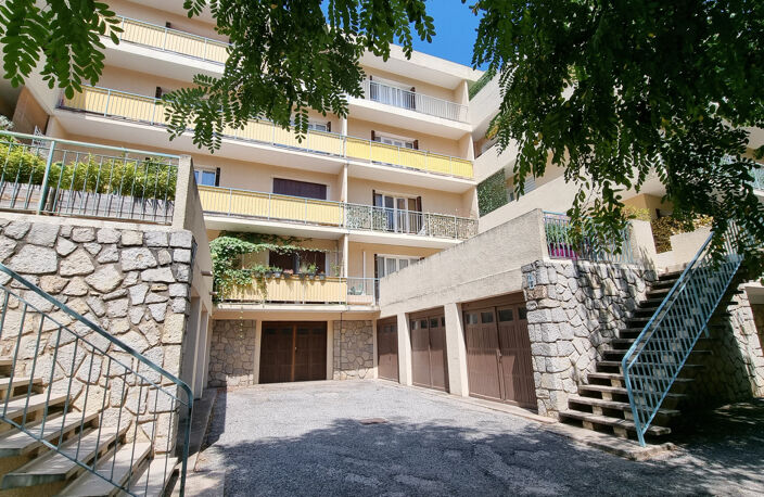 VAR (83) - À vendre - DRAGUIGNAN - Superbe Appartement avec — photo 3