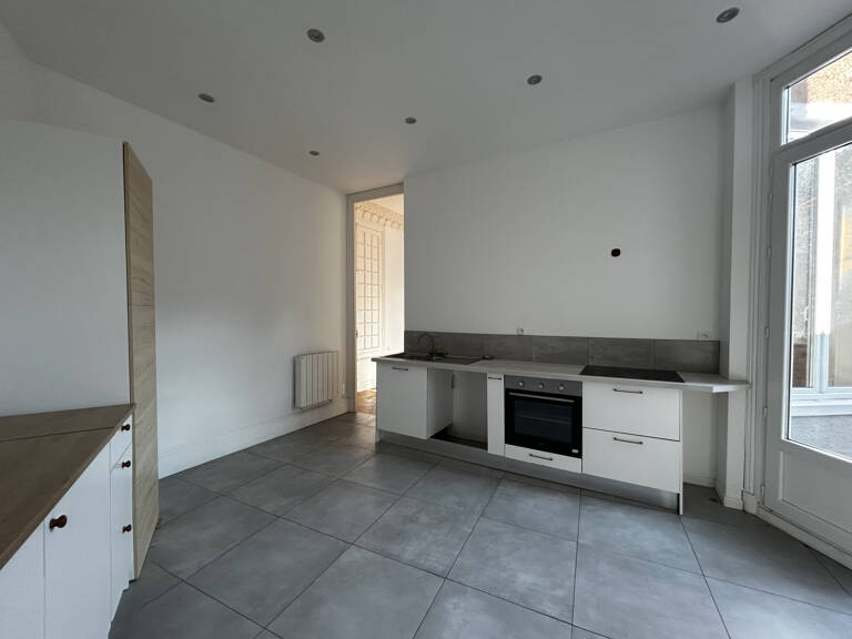 Appartement T4 - 89.98m2 - totalement rénové avec terrasse - — photo 1