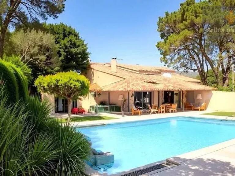 Maison 8 pièces 256 m² — photo 1