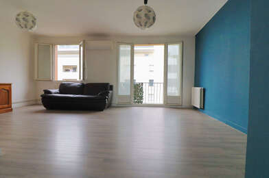 Appartement 3 pièces 907 €