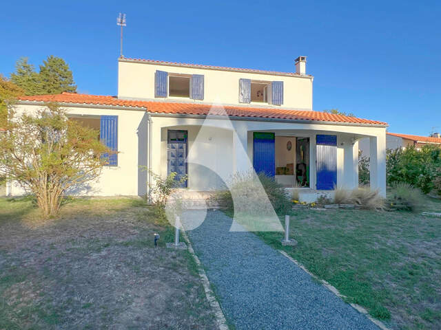 Maison familiale à Saintes 4 pièces 147 m2 — photo du bien