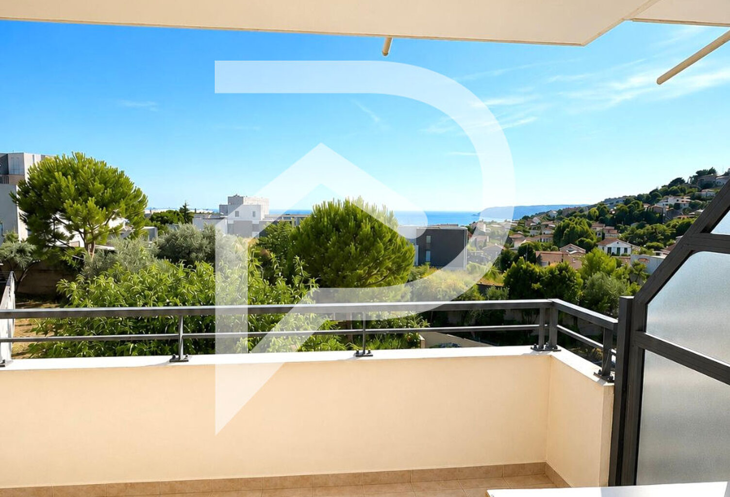 Appartement T3 lumineux avec vue mer,terrasse et box. — photo 1