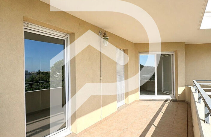 Appartement T3 lumineux avec vue mer,terrasse et box. — photo 5