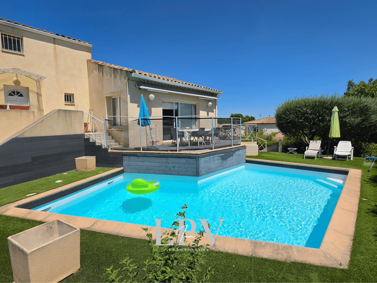 Maison familiale de 184 m2 avec garage, piscine et terrasse — photo 1