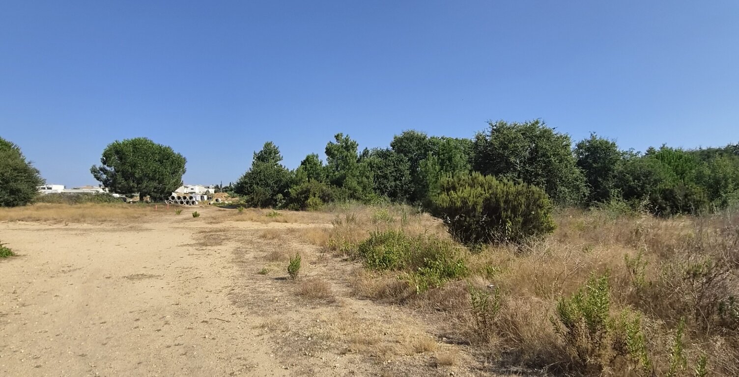 Vente Terrain 330 m&sup2; — photo 1