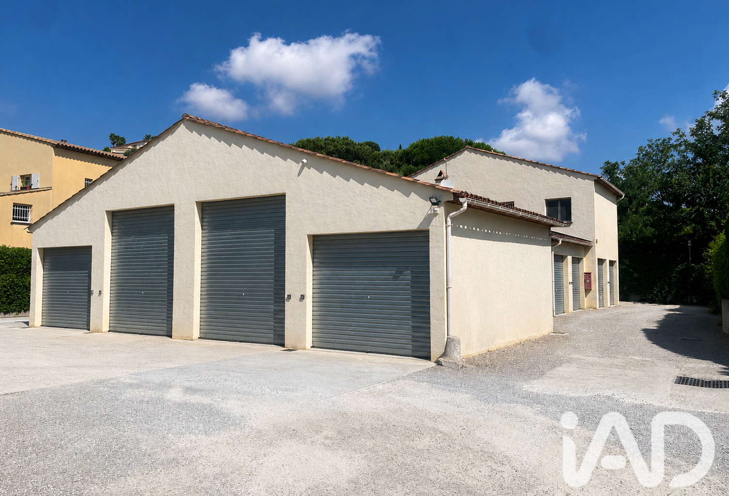 Vente Immeuble 338 m&sup2; — photo 1