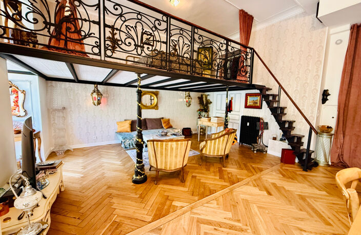 Loft avec verrière, mezzanine & accès jardin   Palais Astori — photo 5