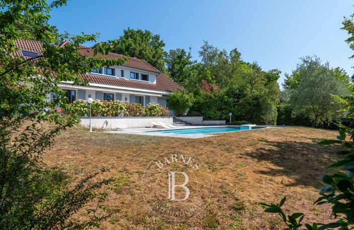 Maison familiale de 230 m² – terrain 1570 m² – 5 chambres – piscine — photo 5