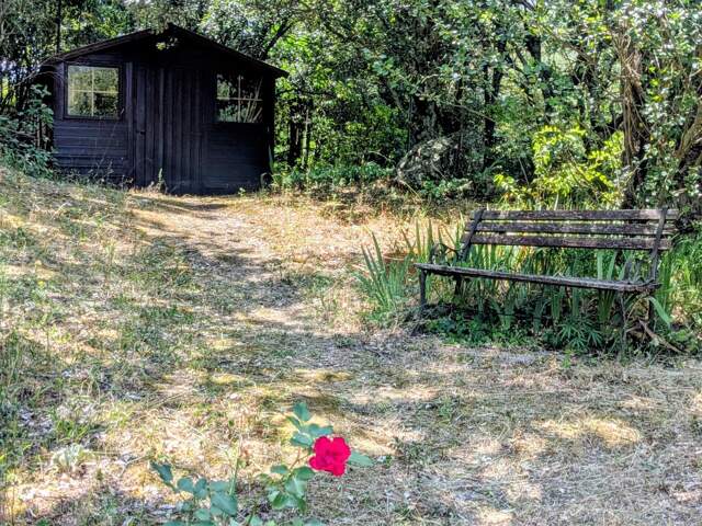 Maison avec piscine, beau jardin et belle — photo du bien