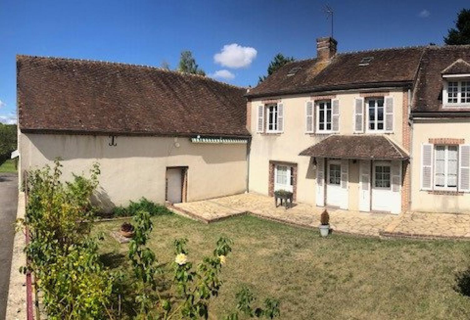 Maison de village avec terrain très agréable, en impasse — photo 1