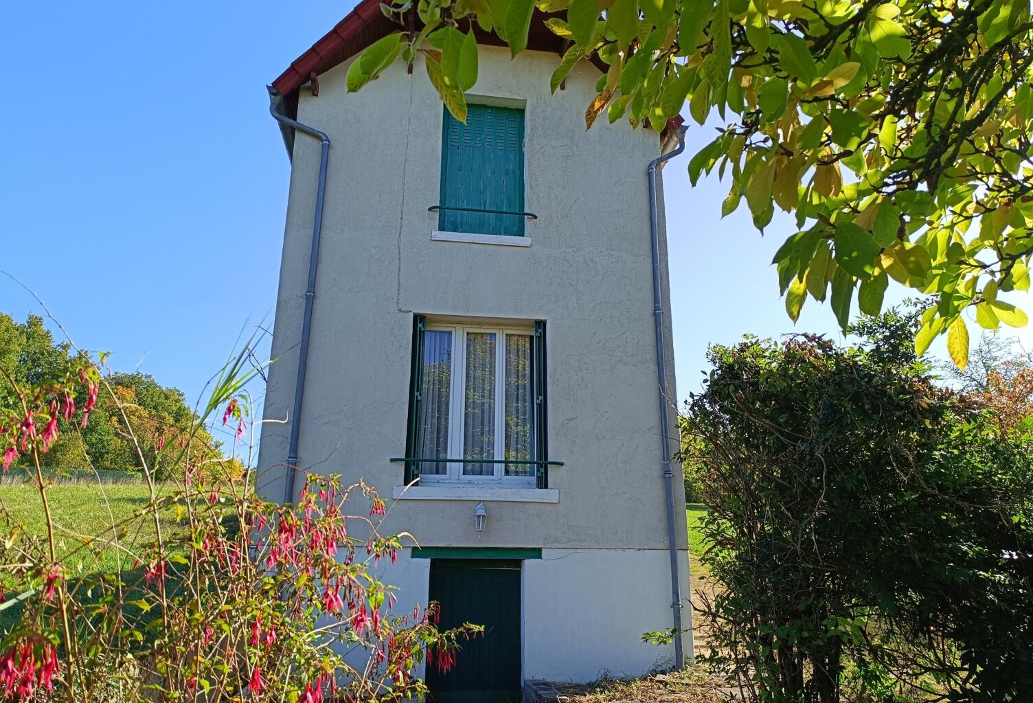 Maison surélevée de 60 M² avec son terrain constructible — photo 1