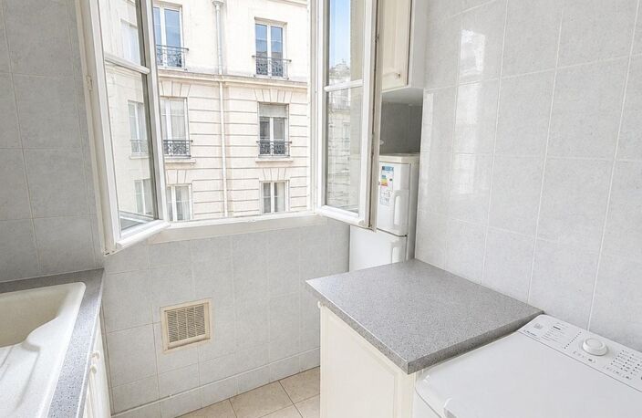 Paris 10e  Canal Saint-Martin | 2 pièces de 38 m² — photo 5
