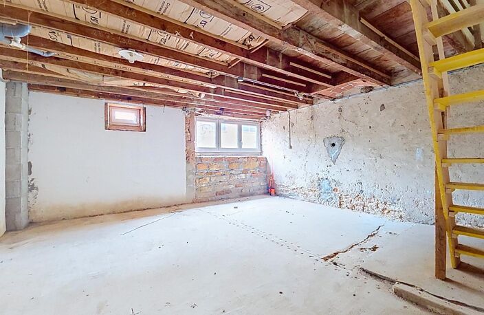 ALIX TRIPLEX DE CARACTÈRE À AMÉNAGER  107 M²  STATIONNEMENTS — photo 3