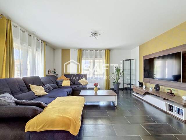 ATTON (54)  Maison familiale rénovée de 140 m² avec terrain, garages et prestations de qualité — photo du bien