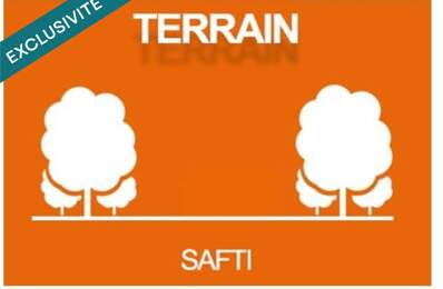 Grand terrain — photo du bien