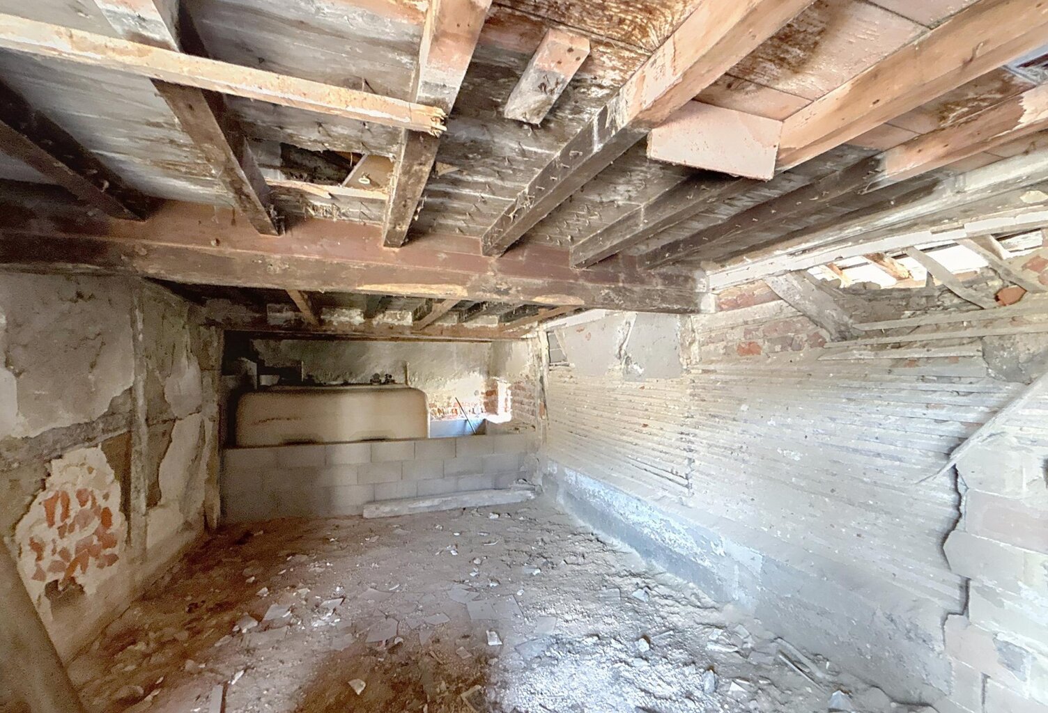 Garage au coeur de Pont de Veyle — photo 1