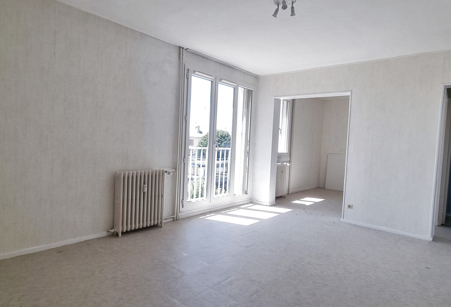 À vendre à Châteaudun (28) : appartement avec 2 chambres — photo 1