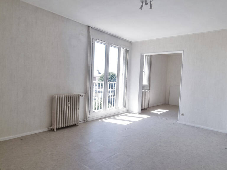À vendre à Châteaudun (28) : appartement avec 2 chambres — photo 1