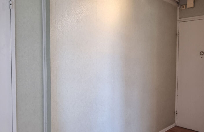 À vendre à Châteaudun (28) : appartement avec 2 chambres — photo 5