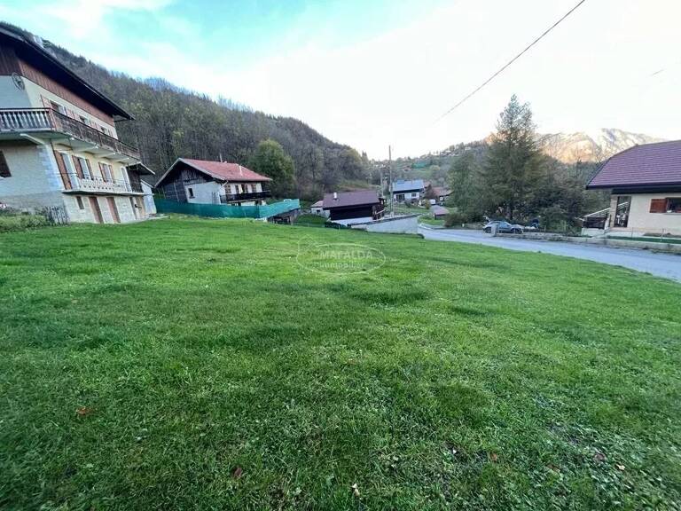 TERRAIN CONSTRUCTIBLE À BRIZON 74130 — photo 1