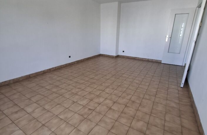 Location appartement 3 pièces 66 m² à Lyon 7 (69007) — photo 3