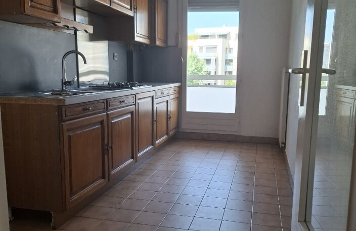 Location appartement 3 pièces 66 m² à Lyon 7 (69007) — photo 4