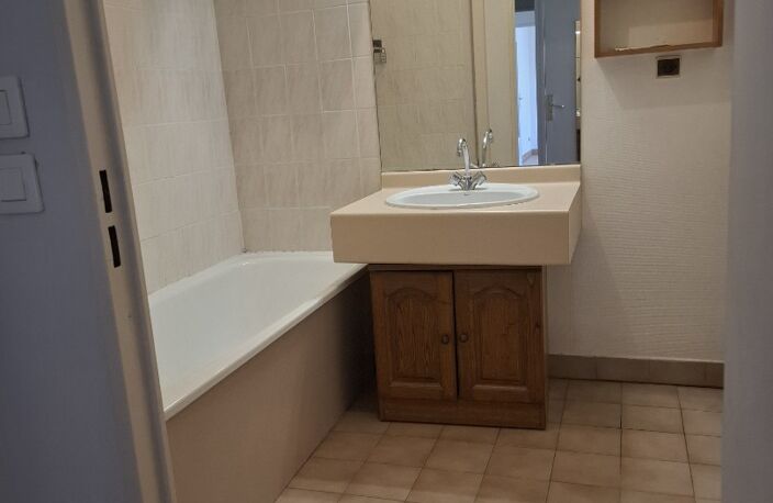 Location appartement 3 pièces 66 m² à Lyon 7 (69007) — photo 5