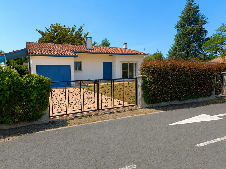 GASTES, opportunité à saisir pour cette maison au calme, à f — photo 1